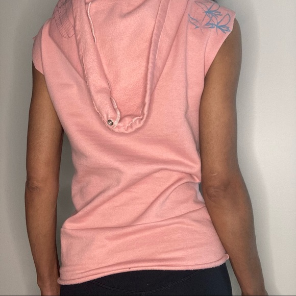 Dear Pony Pink Hoodie with Cut Off Sleeves Shirt - Picture 4 of 12